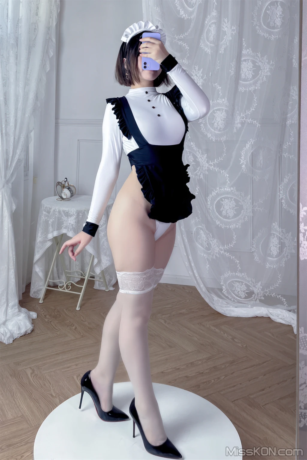 Coser@半半子: 纯白女仆 (45 photos)