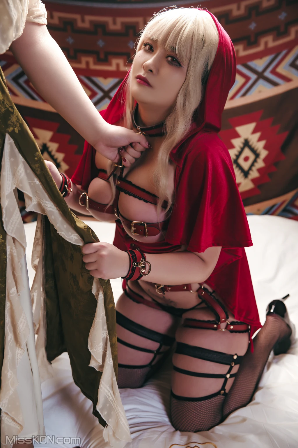 Coser@洛璃LoLiSAMA: 暗黑小红帽 (88 图) –插图2