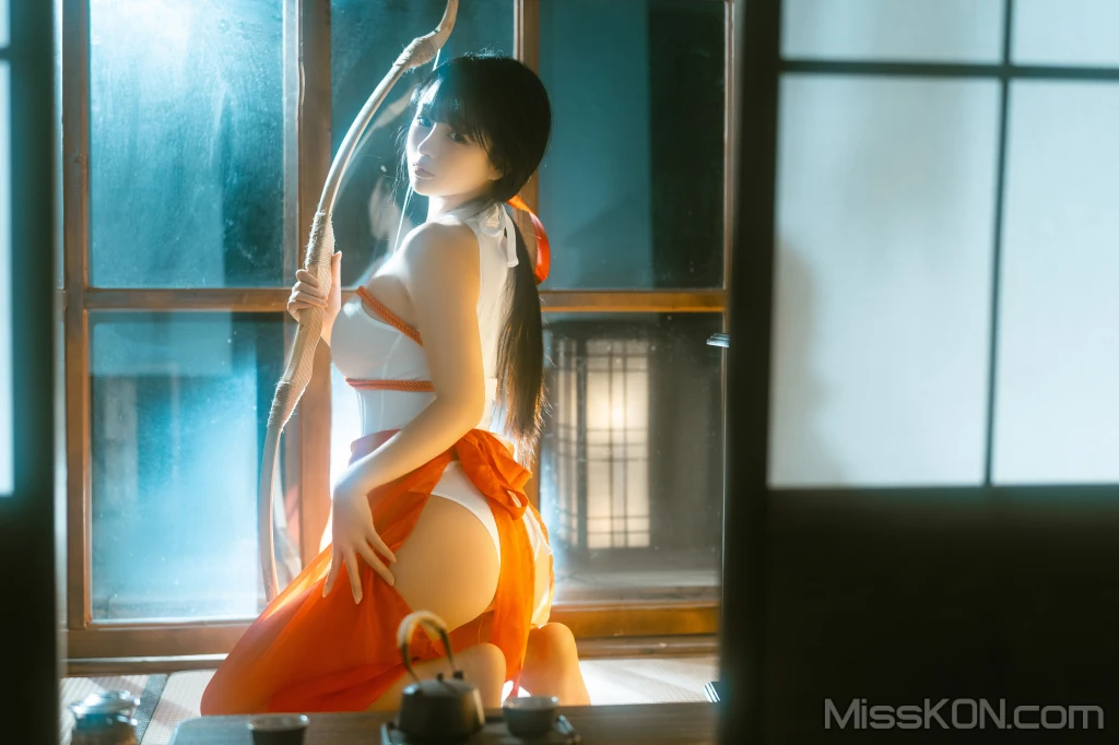 Coser@桜井宁宁: 绳艺巫女 (61 photos)