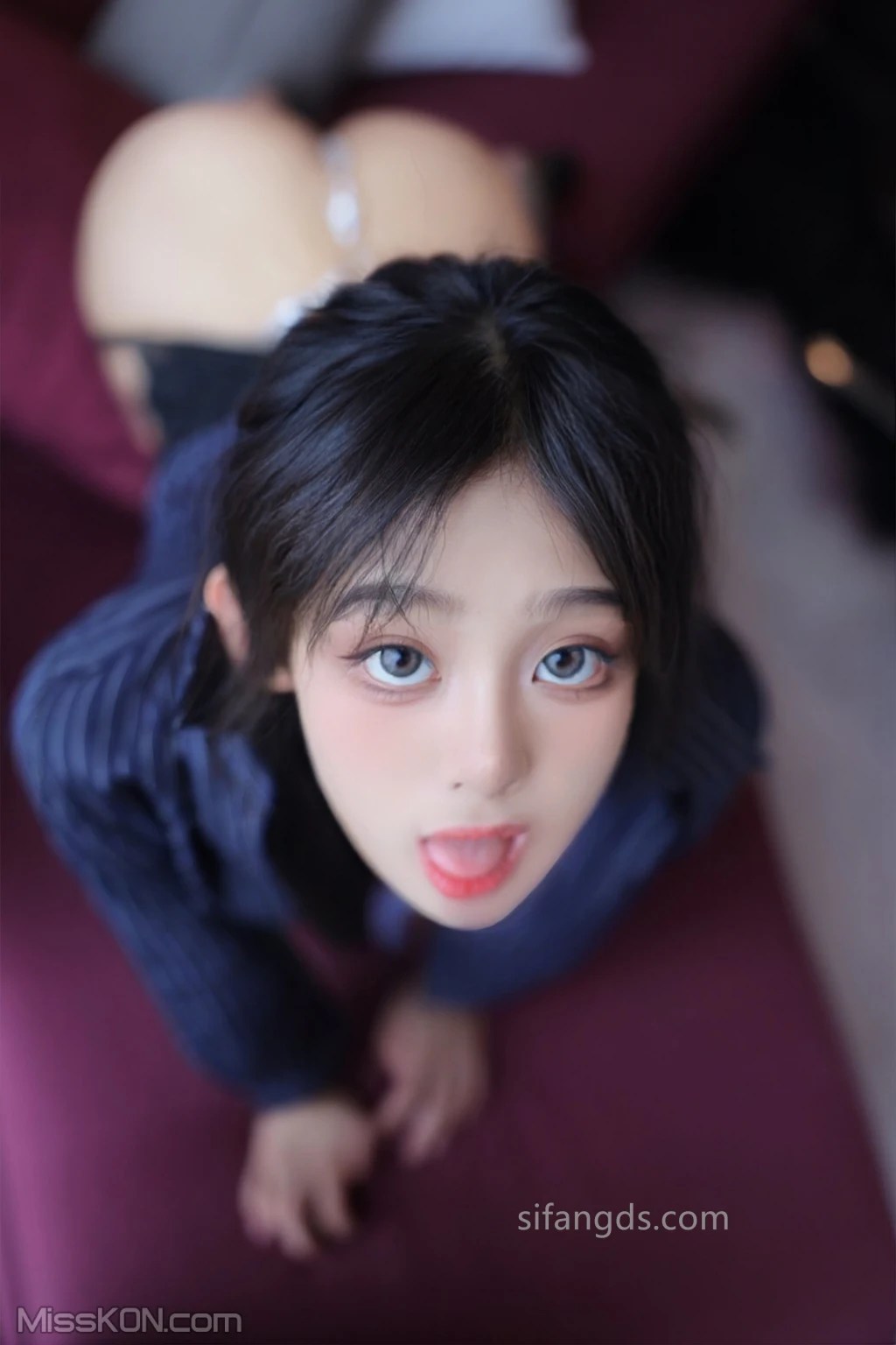 [紧急企划] R18 王心悦: 新人04年学生妹 反差感很强 (81 photos )