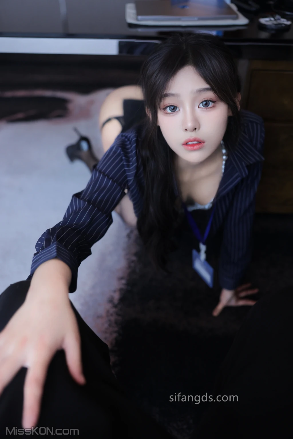 [紧急企划] R18 王心悦: 新人04年学生妹 反差感很强 (81 photos )