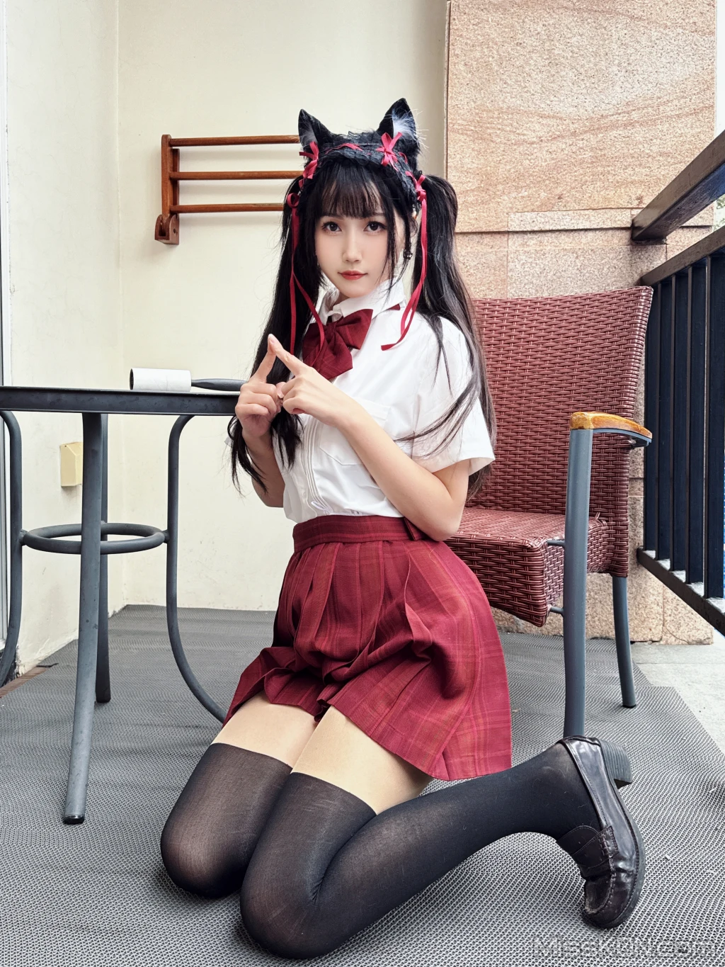 Coser@不呆猫: 温泉双马尾JK (22 photos + 1 video)