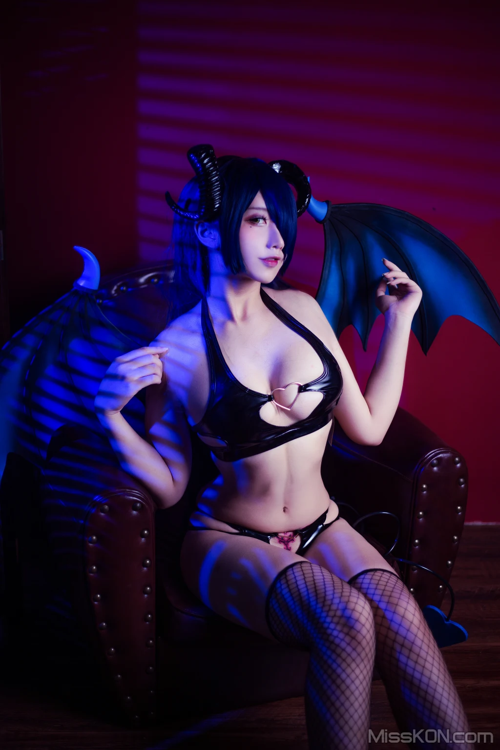 Coser@九曲Jean: 小恶魔 (40 photos)