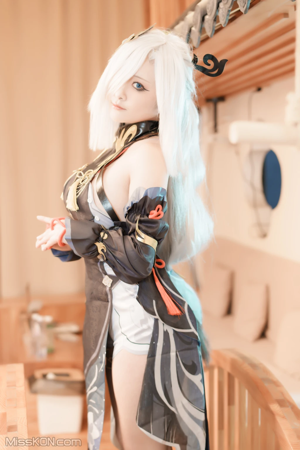 Coser@洛璃LoLiSAMA: 申鹤 (83 photos + 1 video)