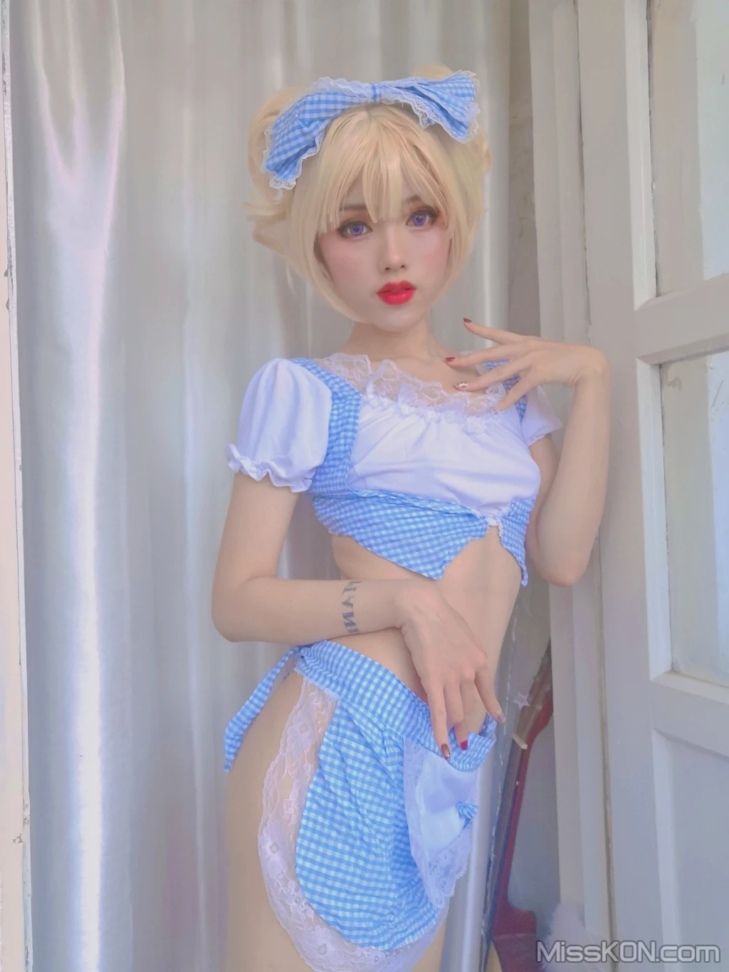 Coser@钛合金TiTi: 蓝白女仆 (24 photos)