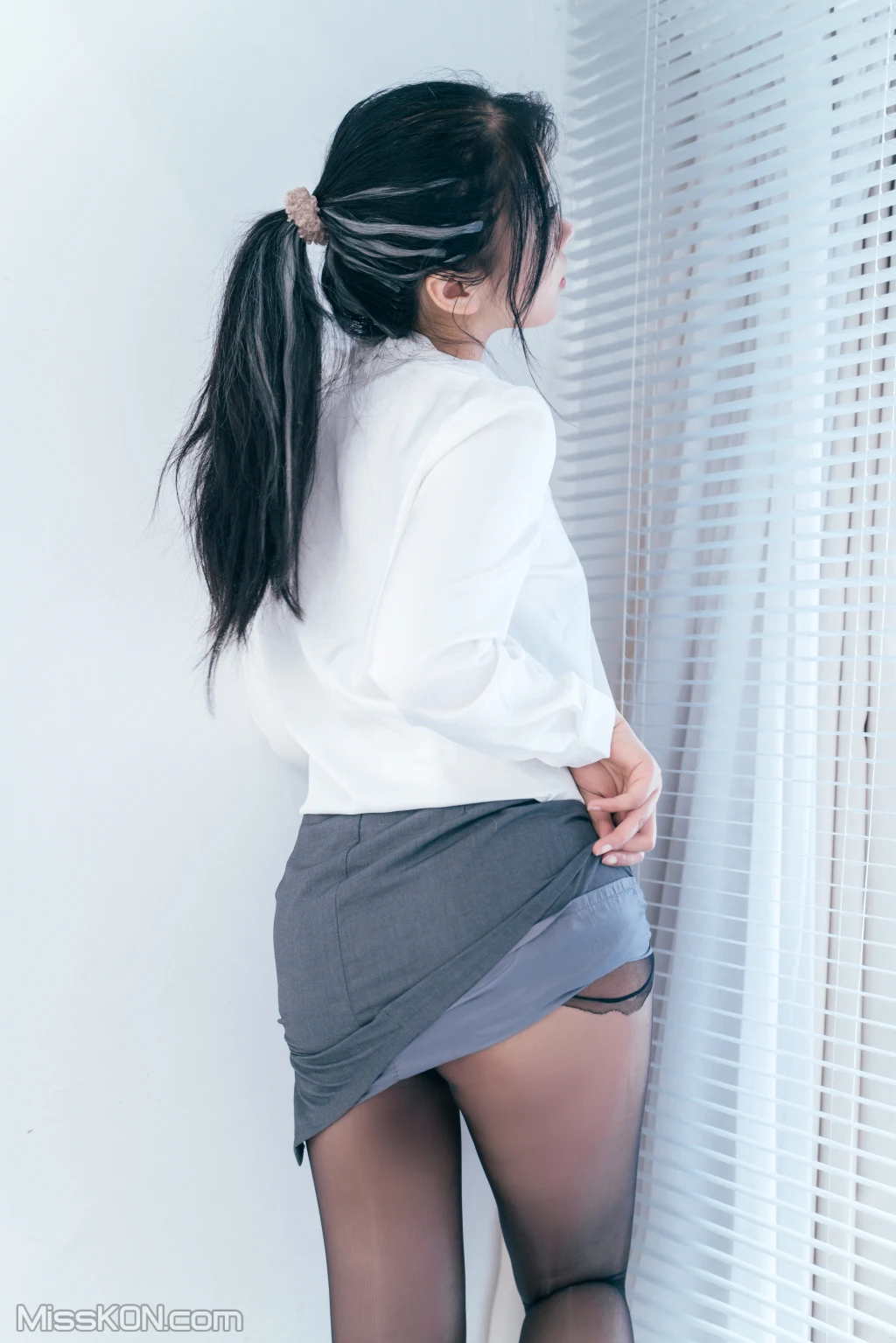 Coser@轩萧学姐: OL私袜诱惑 (34 photos) – Page 4