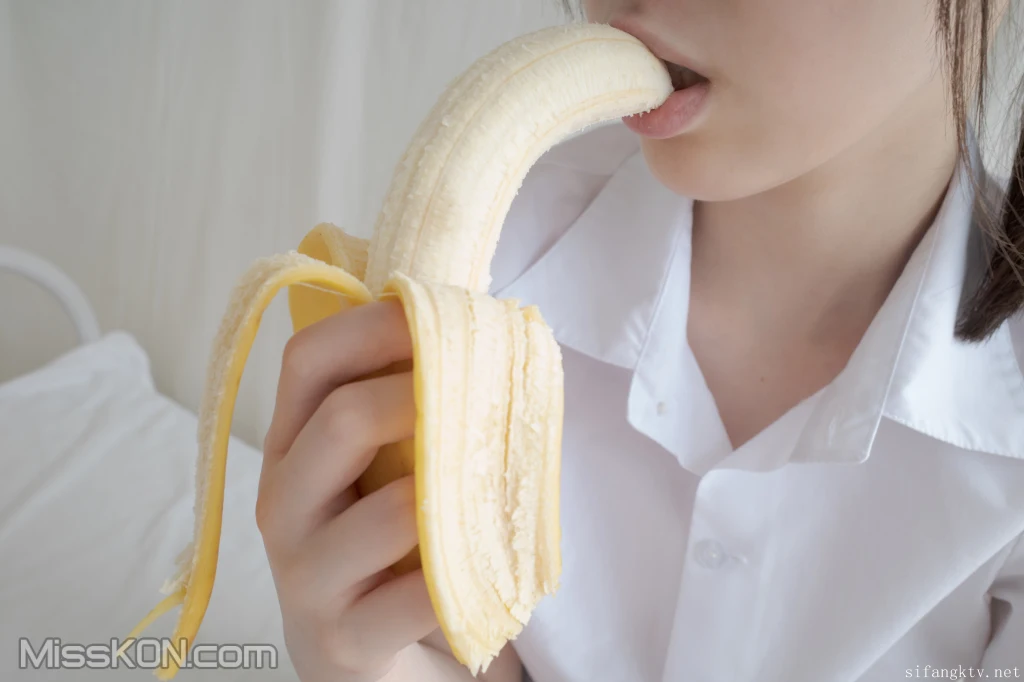 [森萝财团写真] R18 小糕: 香蕉JK 足控福利 (166 photos + 1 video) – Page 2