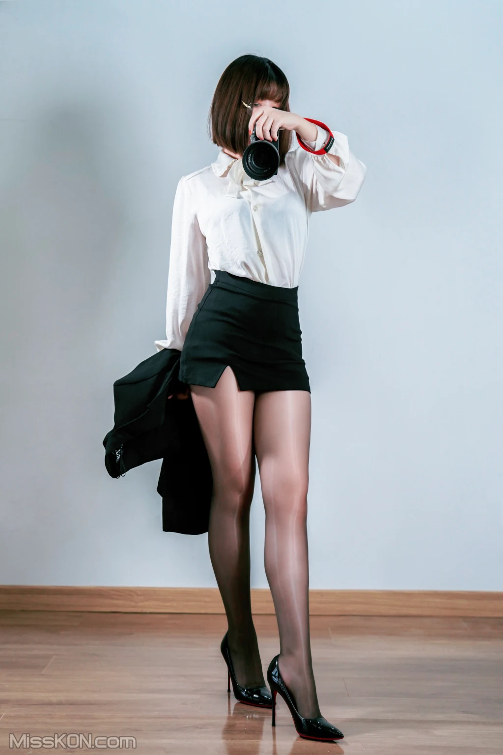 Coser@半半子: OL自撮 (28 photos )