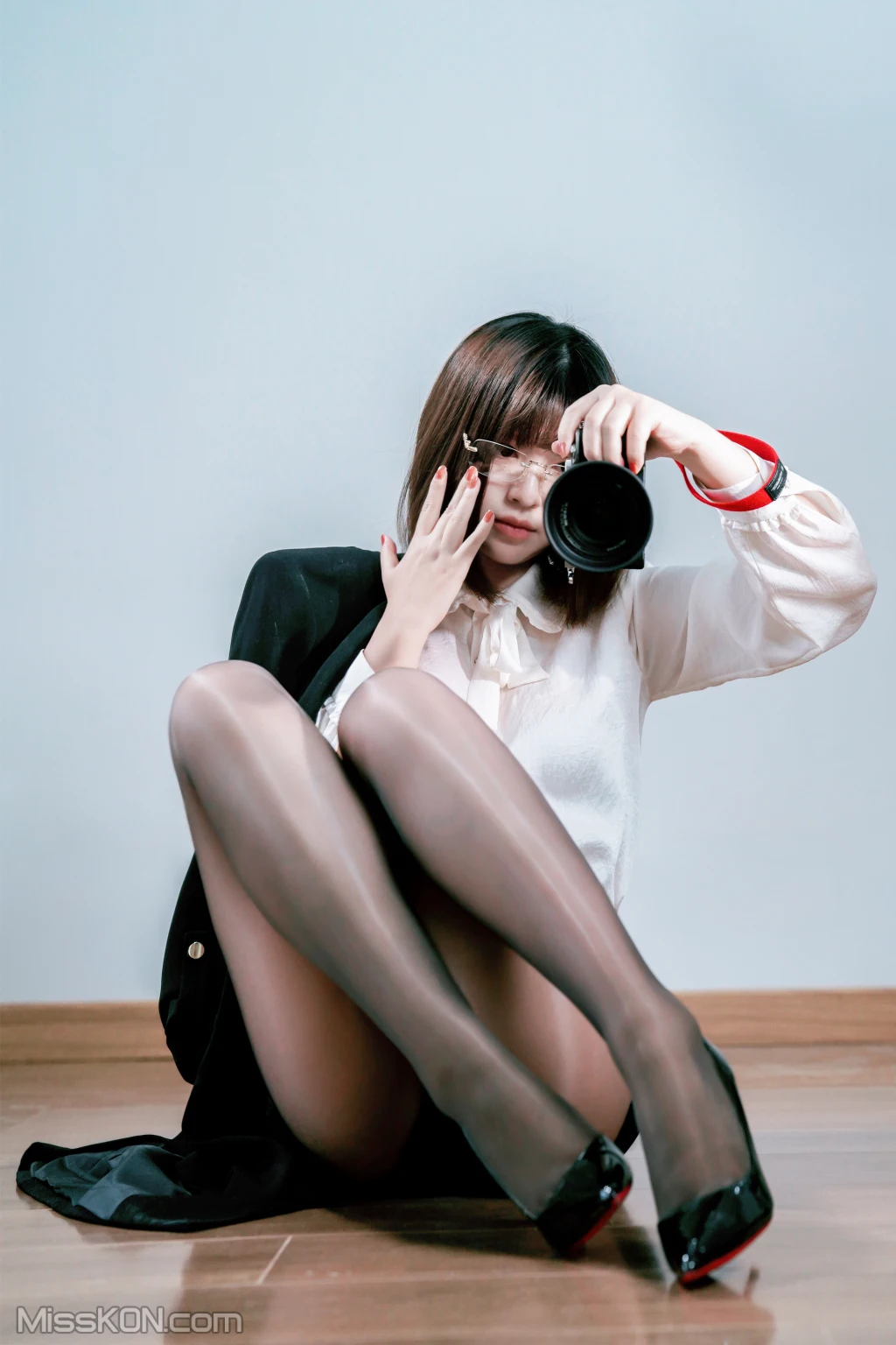 Coser@半半子: OL自撮 (28 photos )