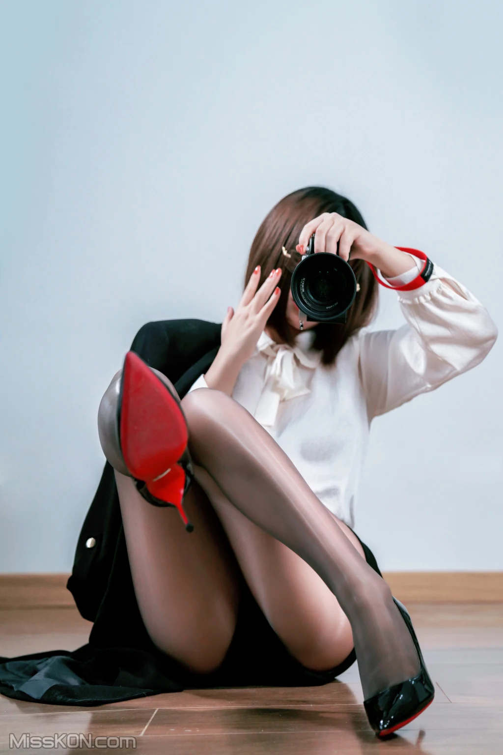 Coser@半半子: OL自撮 (28 photos )