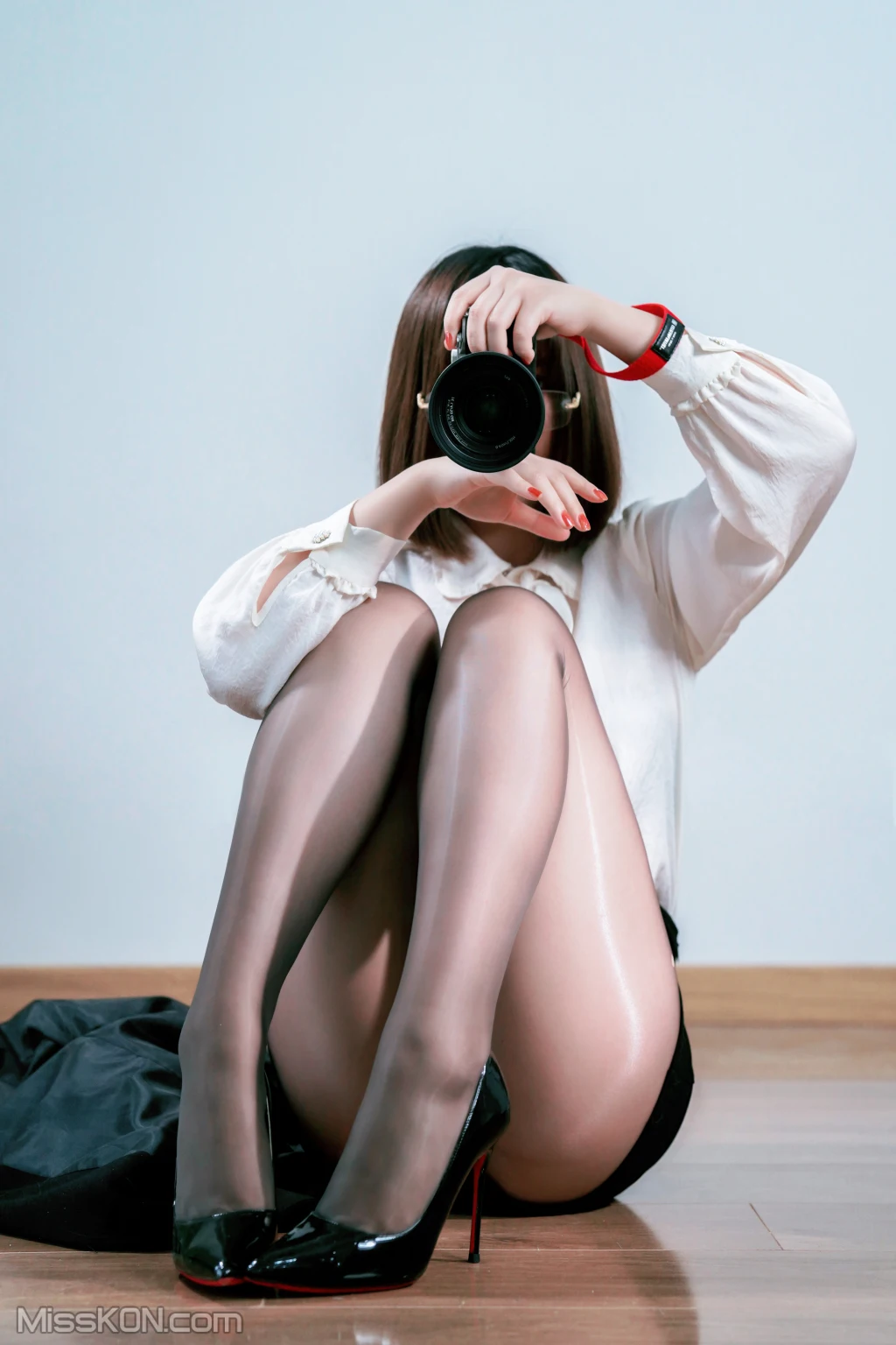 Coser@半半子: OL自撮 (28 photos )