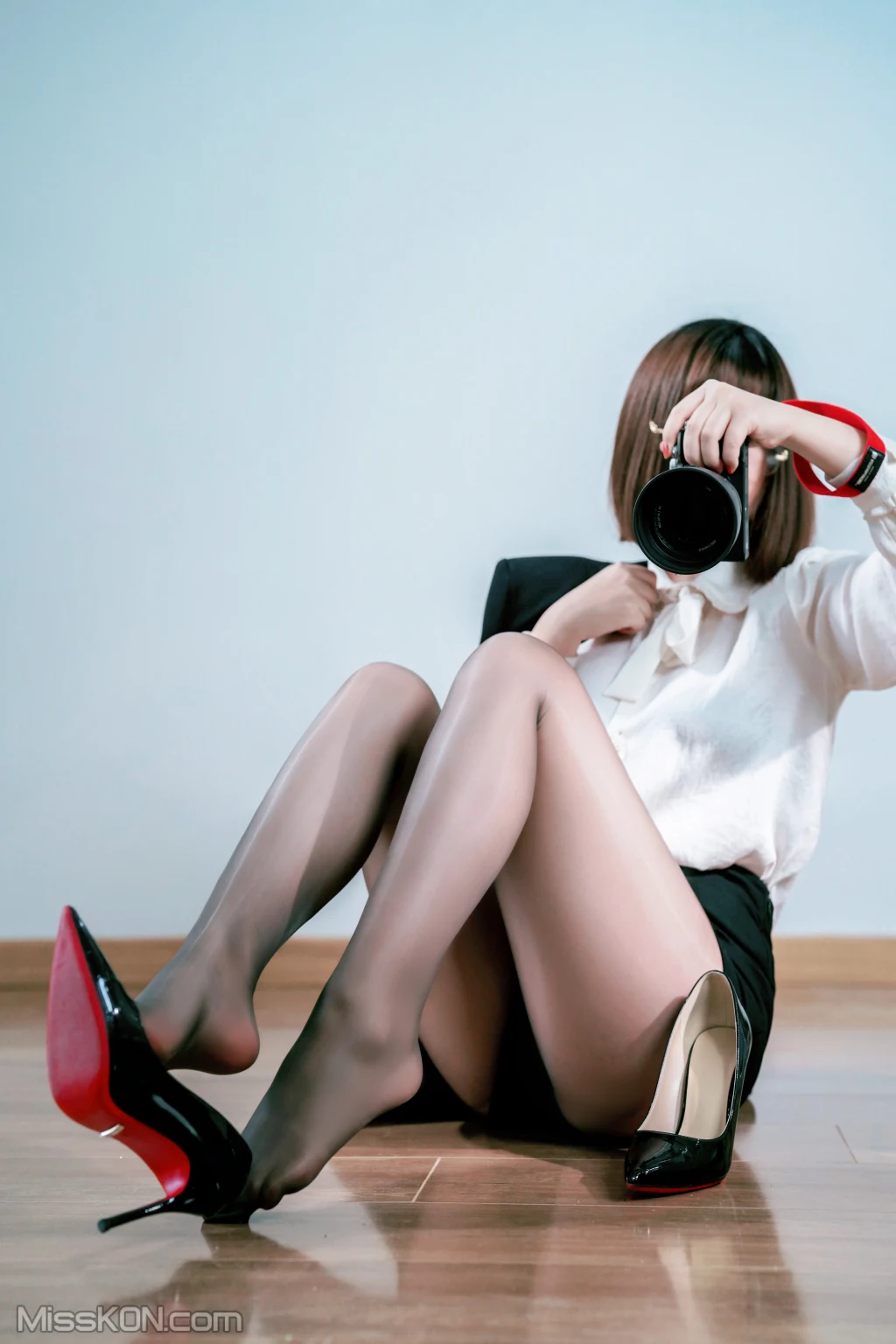 Coser@半半子: OL自撮 (28 photos )