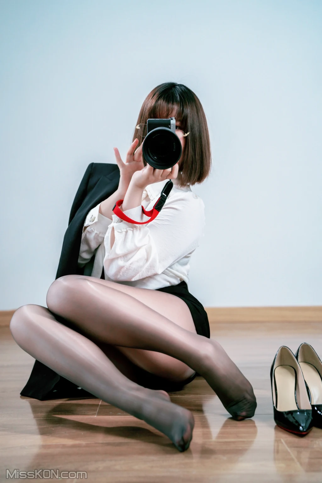 Coser@半半子: OL自撮 (28 photos )