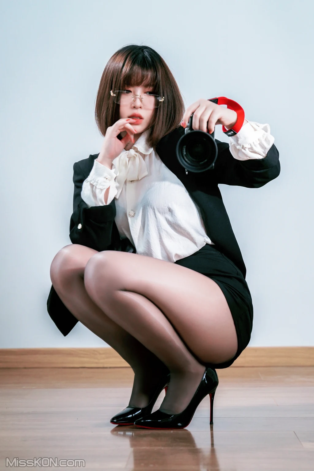 Coser@半半子: OL自撮 (28 photos )