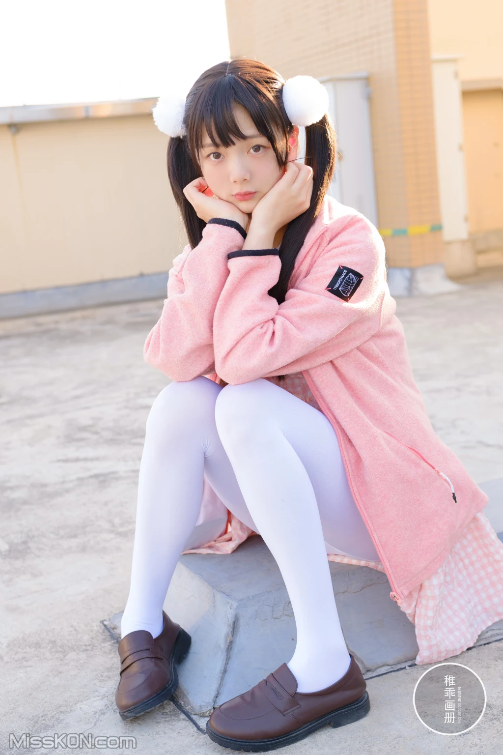 Coser@稚乖画册: 晴空 06 夜夜 天台粉裙 (82 photos)