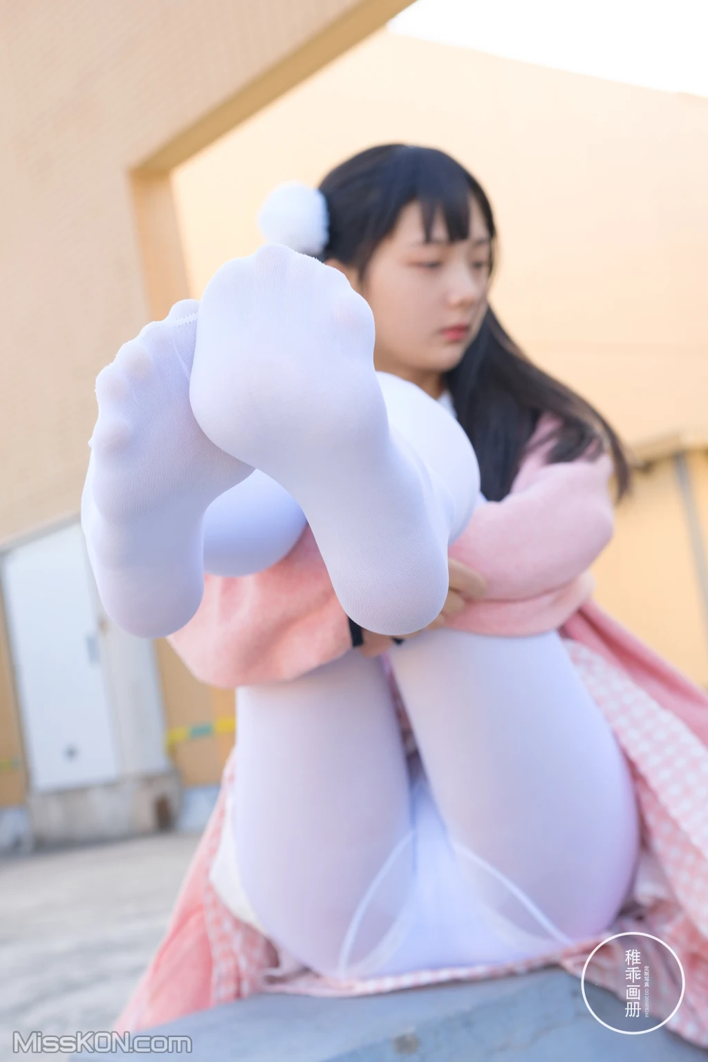 Coser@稚乖画册: 晴空 06 夜夜 天台粉裙 (82 photos)