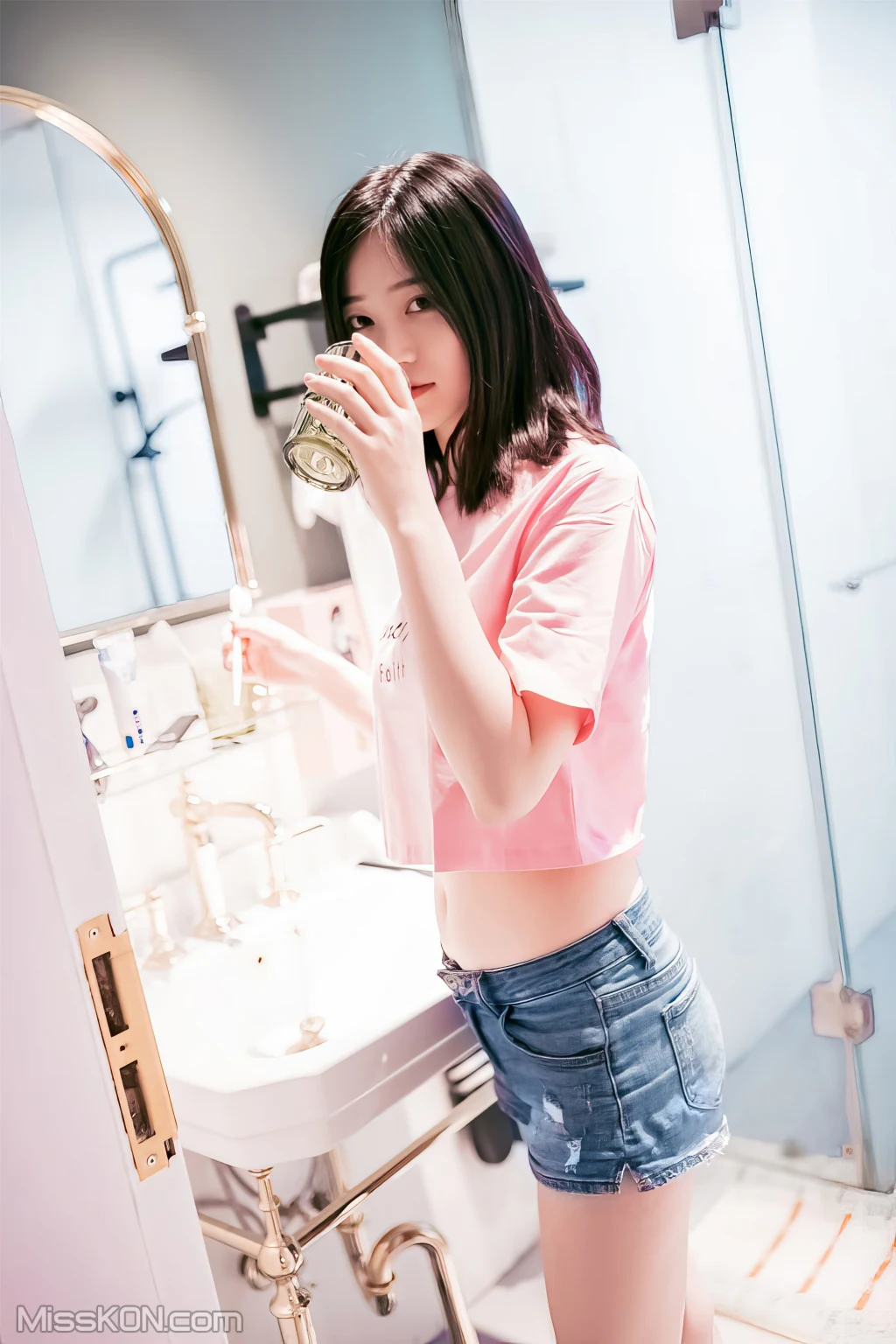 Coser@年年Nnian: 短裤T恤 (22 photos)