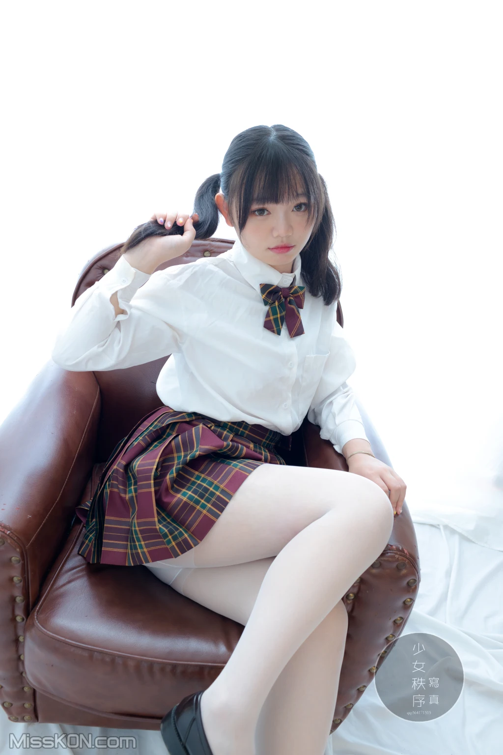 少女秩序 – Gr03L (60 photos)
