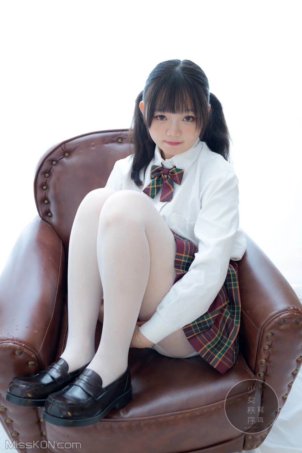 少女秩序 – Gr03L (60 photos)