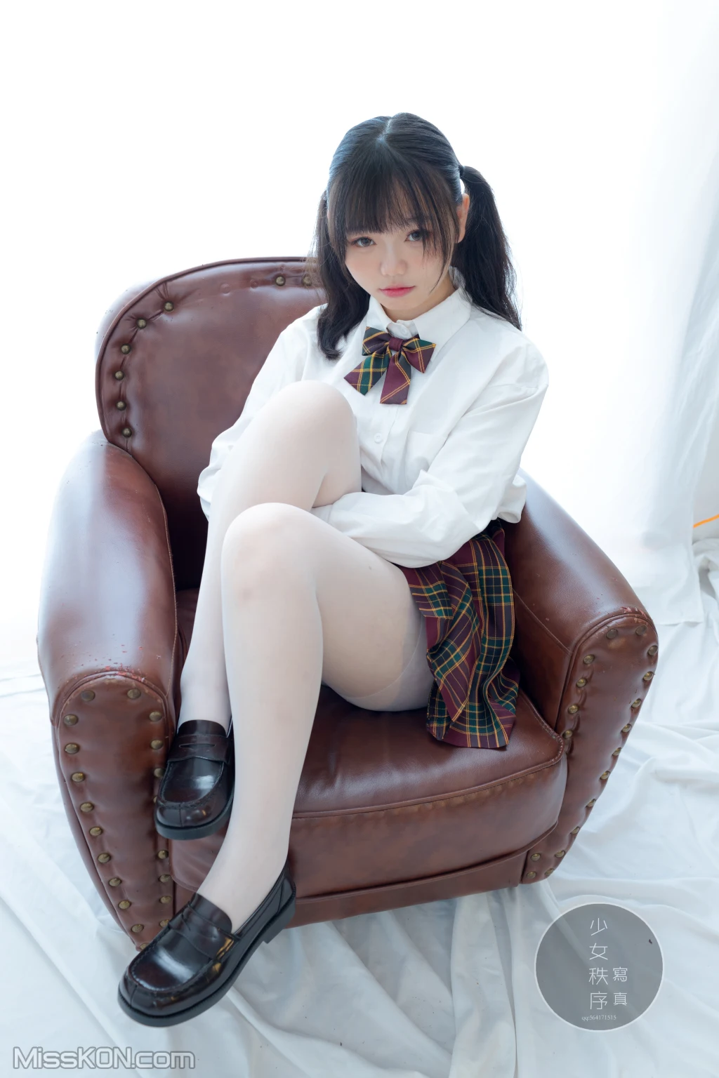 少女秩序 – Gr03L (60 photos)