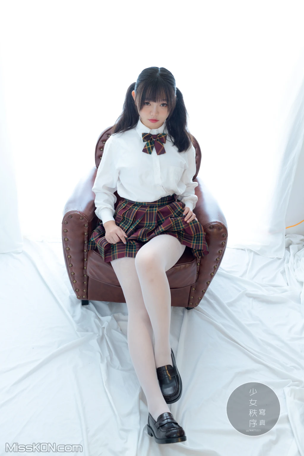 少女秩序 – Gr03L (60 photos)