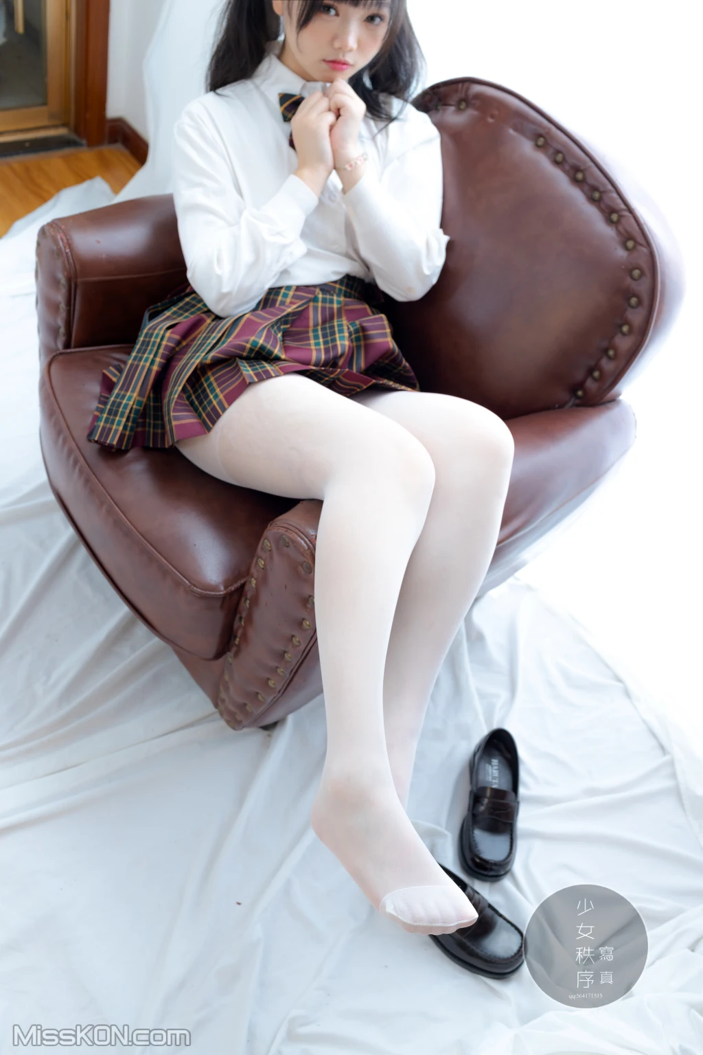 少女秩序 – Gr03L (60 photos)