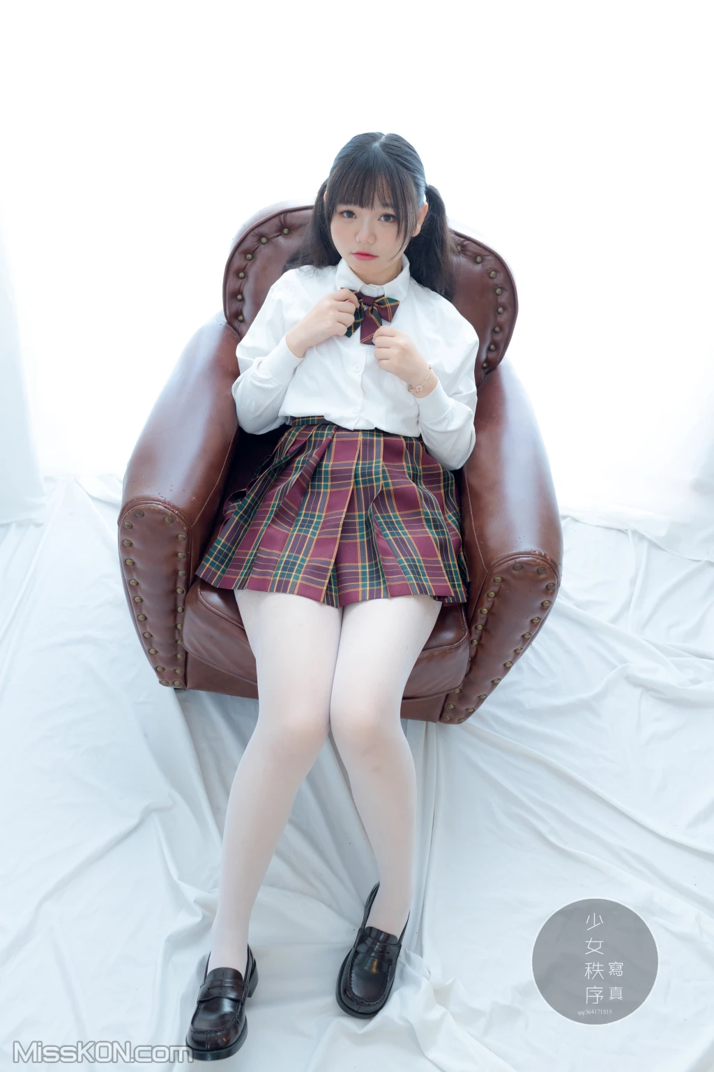 少女秩序 – Gr03L (60 photos)
