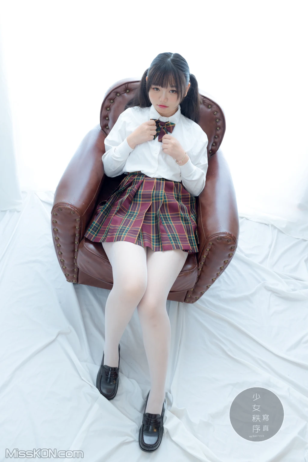 少女秩序 – Gr03L (60 photos)
