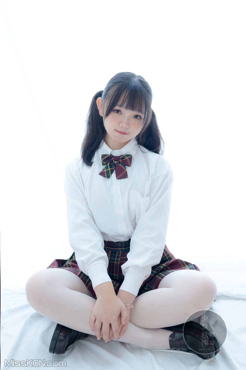 少女秩序 – Gr03L (60 photos)