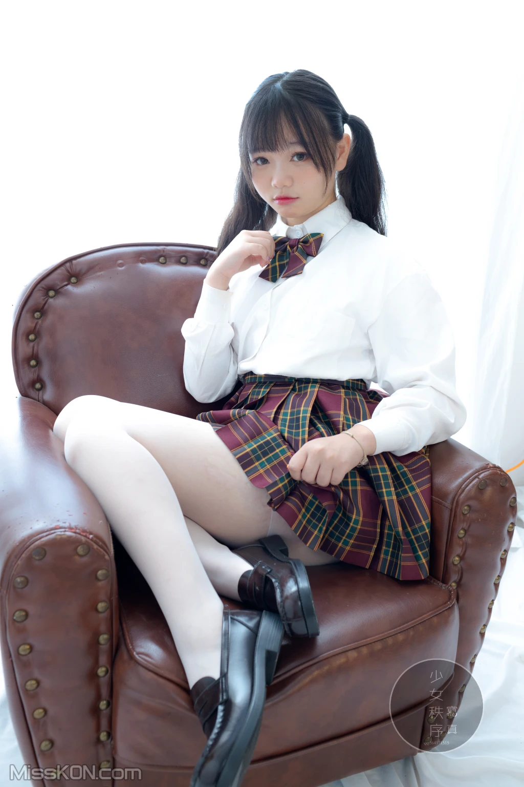 少女秩序 – Gr03L (60 photos)