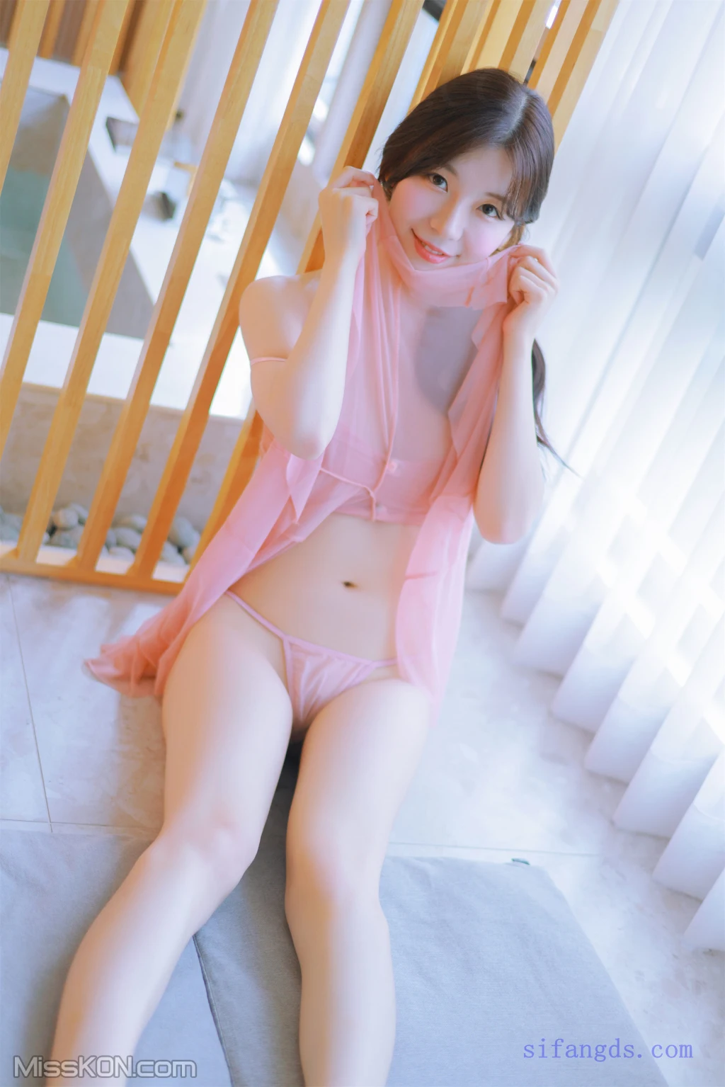 쏘블리 (@leeesovely): Pink (93 photos )