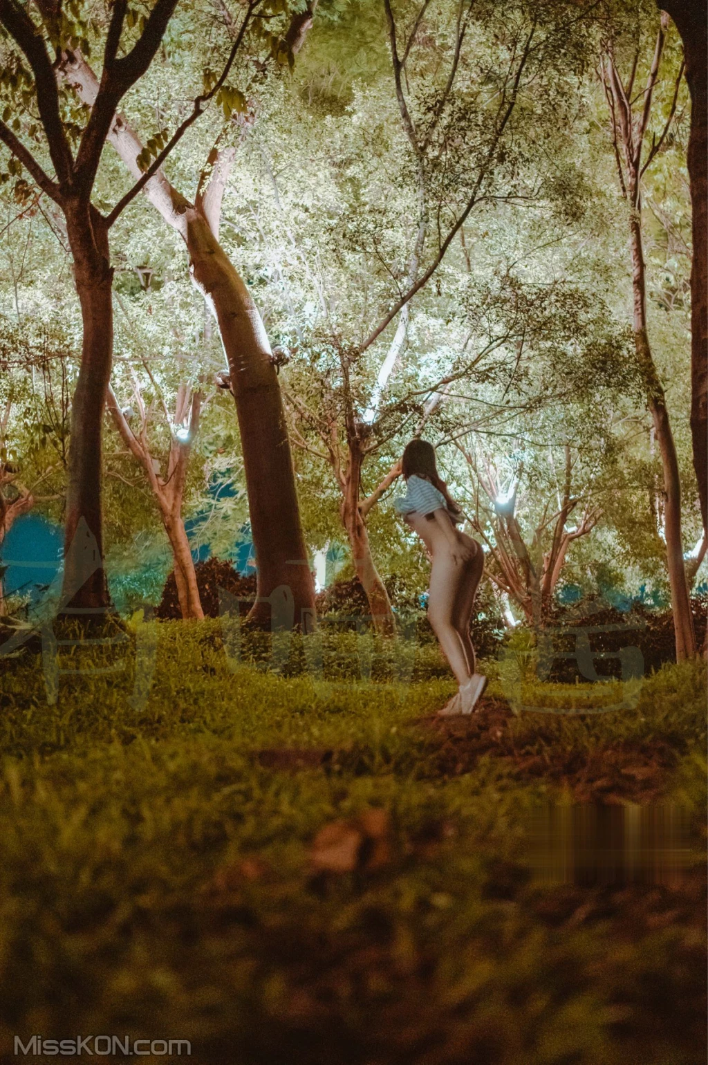 Coser@有喵酱: 夜晚户外露出 (96 photos + 1 video)