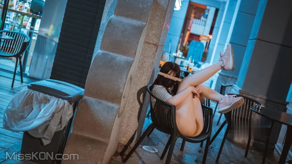 Coser@有喵酱: 夜晚户外露出 (96 photos + 1 video) – Page 2
