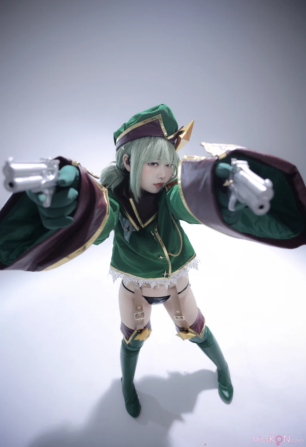 Coser@: Kiwi Araga (14 photos)