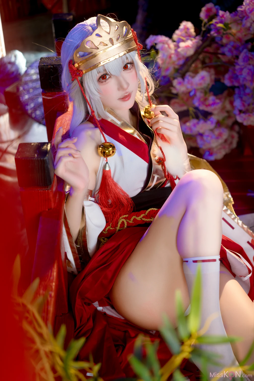Coser@阿包也是兔娘: 巫女浴池 (58 photos + 1 video)