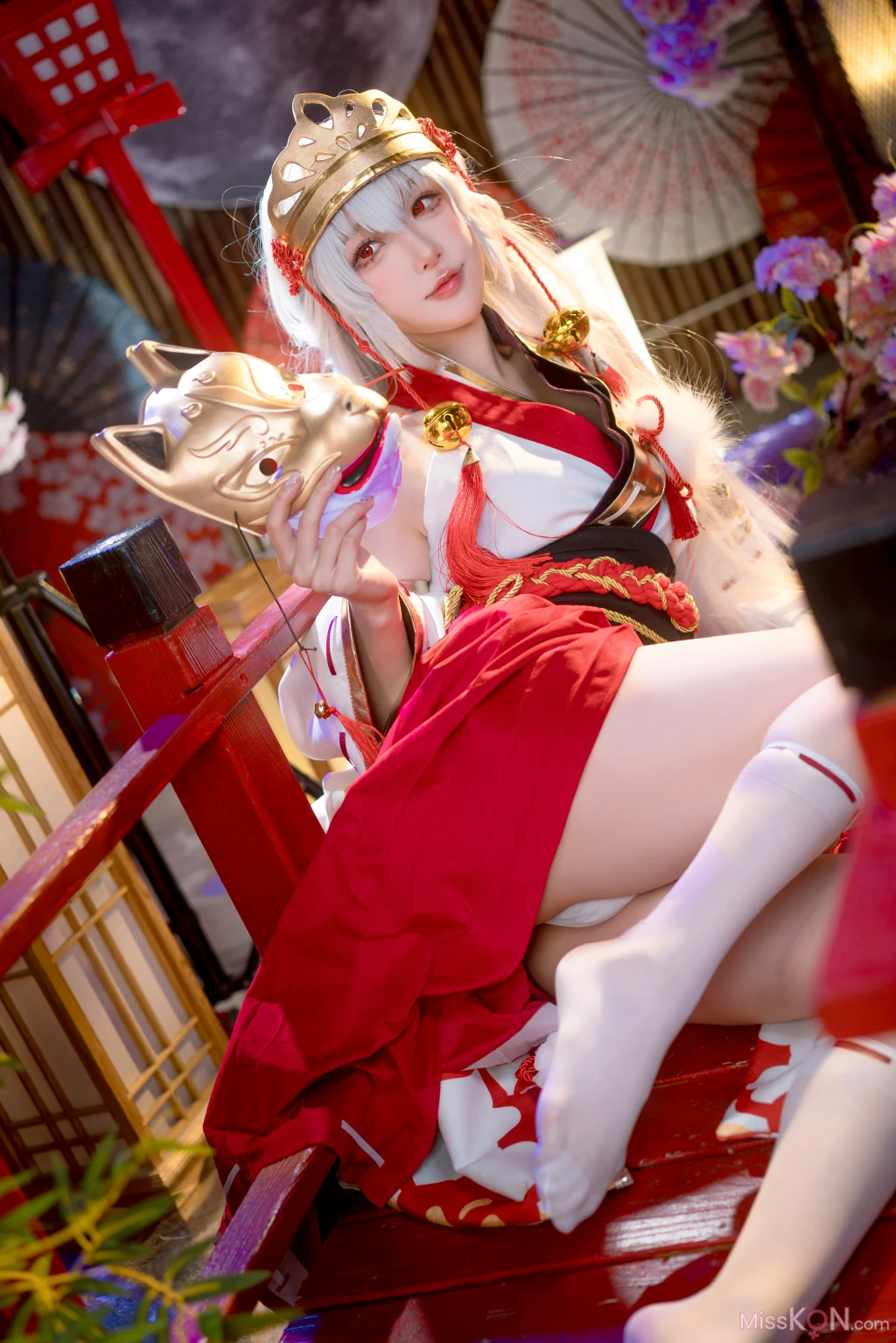 Coser@阿包也是兔娘: 巫女浴池 (58 photos + 1 video)