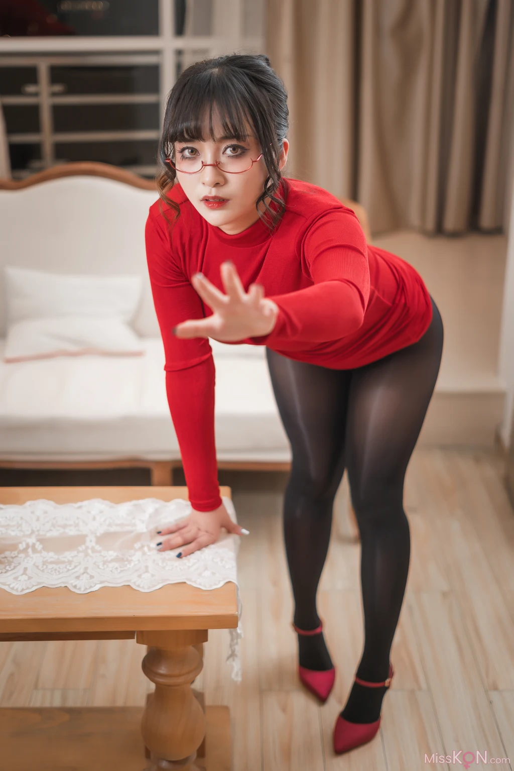 Coser@洛璃LoLiSAMA: 隔壁太太 (113 photos)