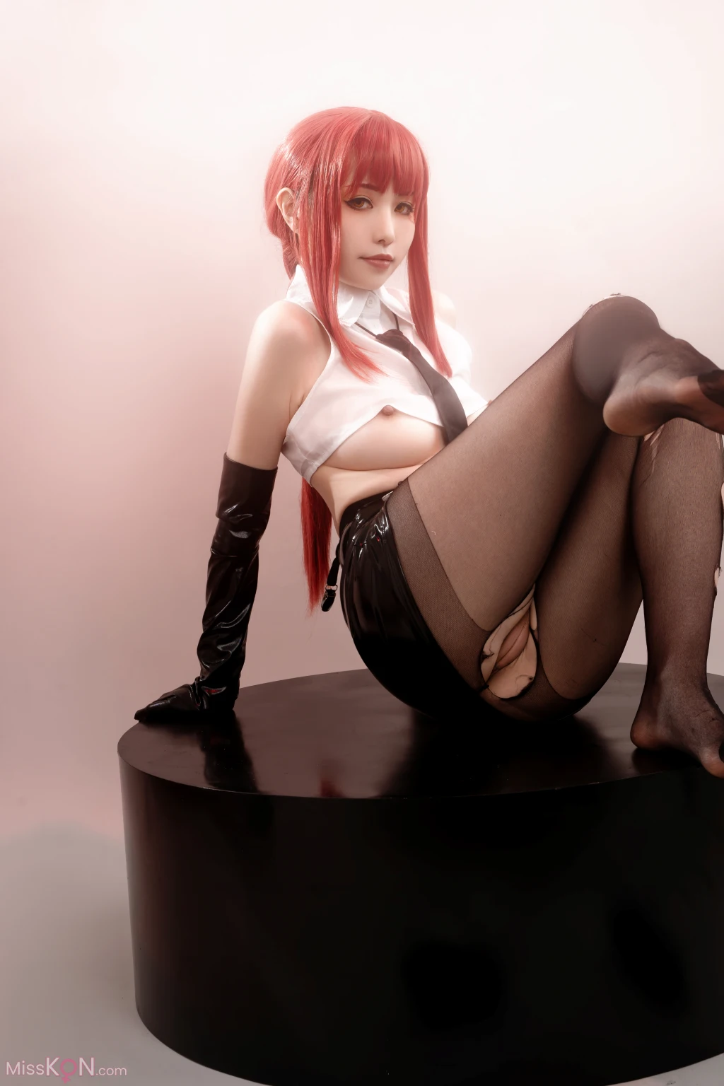 Coser@爆机少女喵小吉 (Nekokoyoshi): 电锯人 玛奇玛 (88 photos )