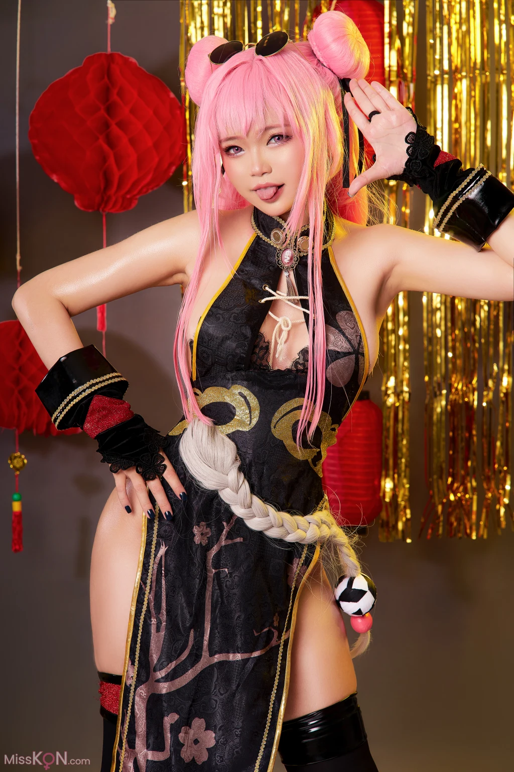 Coser@ZinieQ: Azur Lane Bremerton Qipao (32 photos )