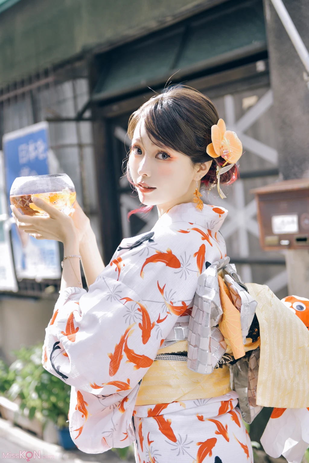 Coser@Ely_eee (ElyEE子): Goldfish Stroll 金魚散步 (30 photos + 2 videos)