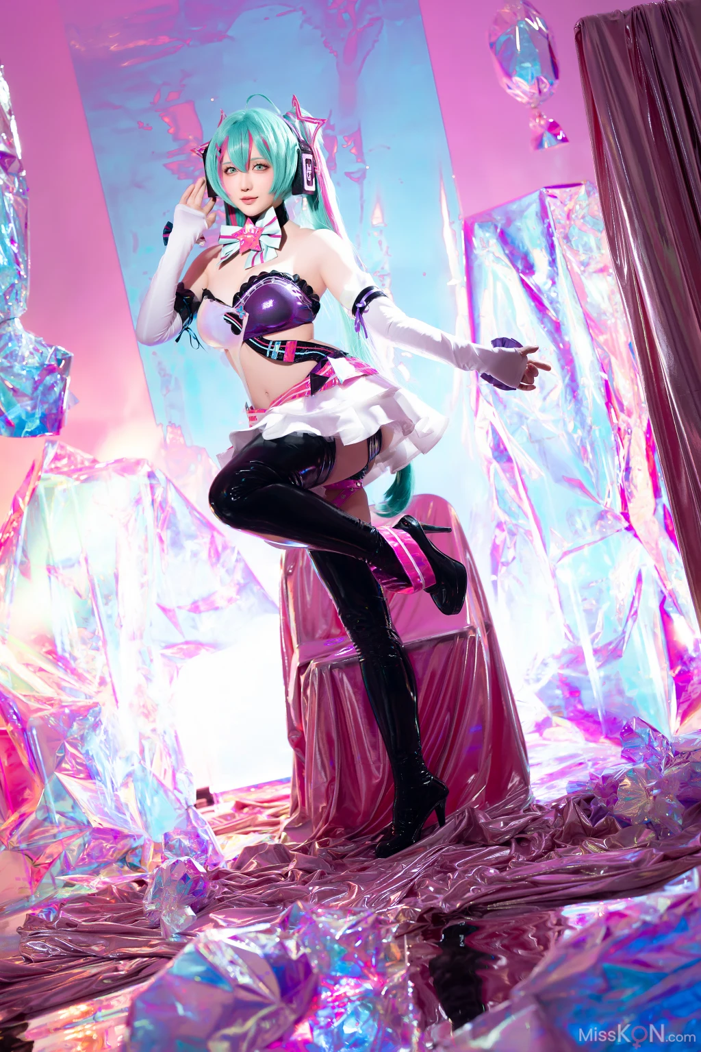 Coser@星之迟迟Hoshilily: Miku初音未来 喵斯快跑 (73 photos + 1 video)