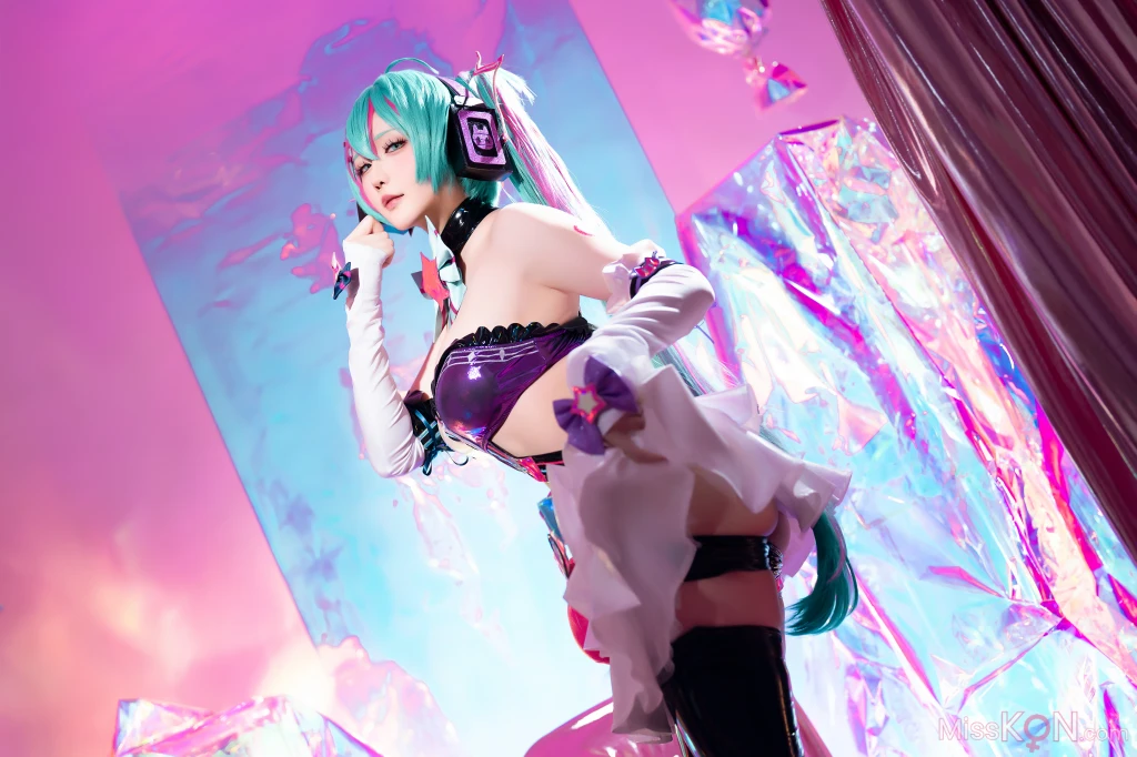 Coser@星之迟迟Hoshilily: Miku初音未来 喵斯快跑 (73 photos + 1 video)