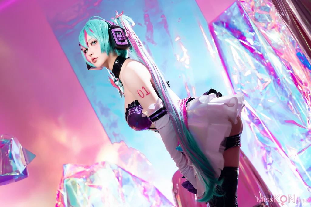 Coser@星之迟迟Hoshilily: Miku初音未来 喵斯快跑 (73 photos + 1 video)