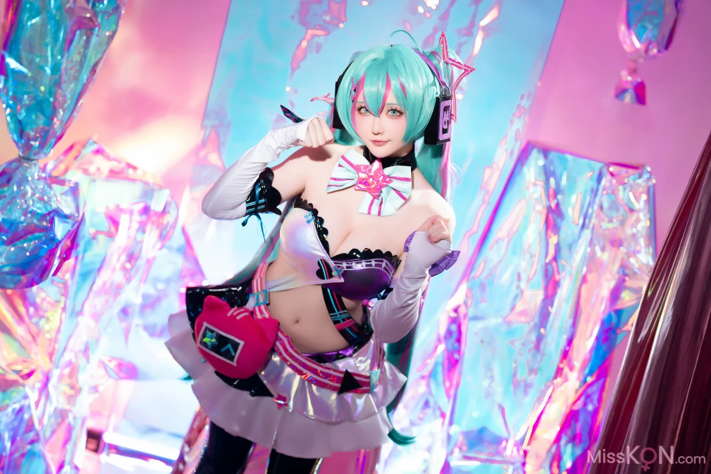 Coser@星之迟迟Hoshilily: Miku初音未来 喵斯快跑 (73 photos + 1 video)