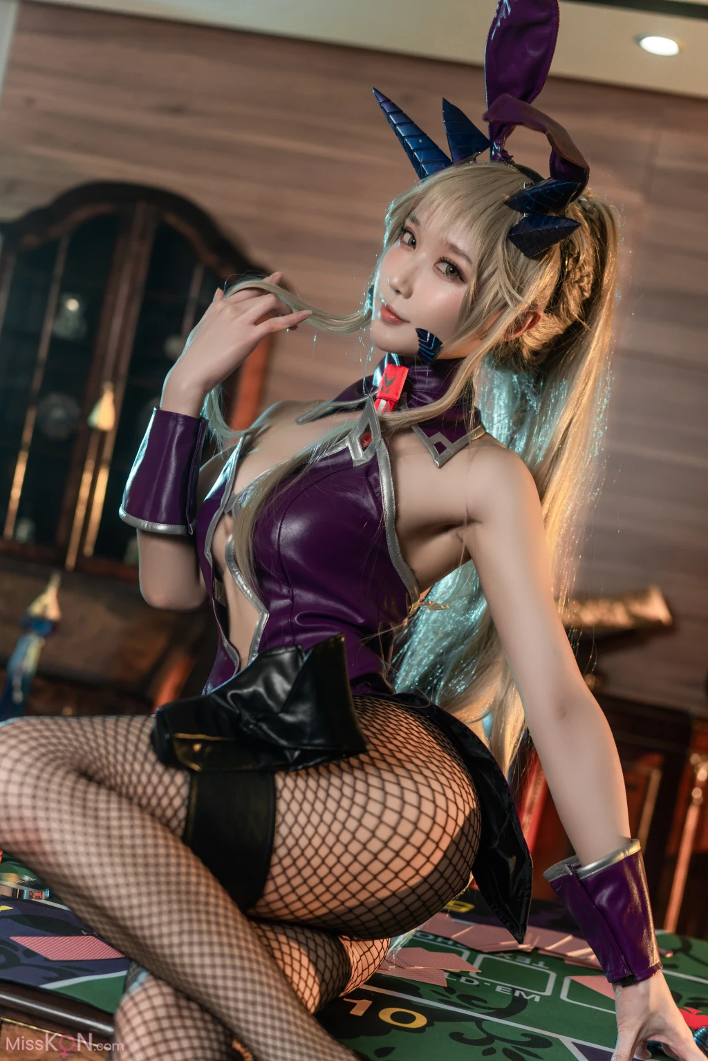 Coser@阿包也是兔娘: 黑枪呆兔女郎 (25 photos)