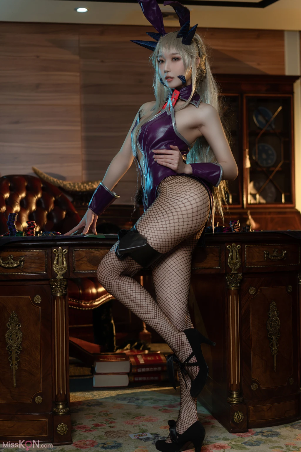 Coser@阿包也是兔娘: 黑枪呆兔女郎 (25 photos)