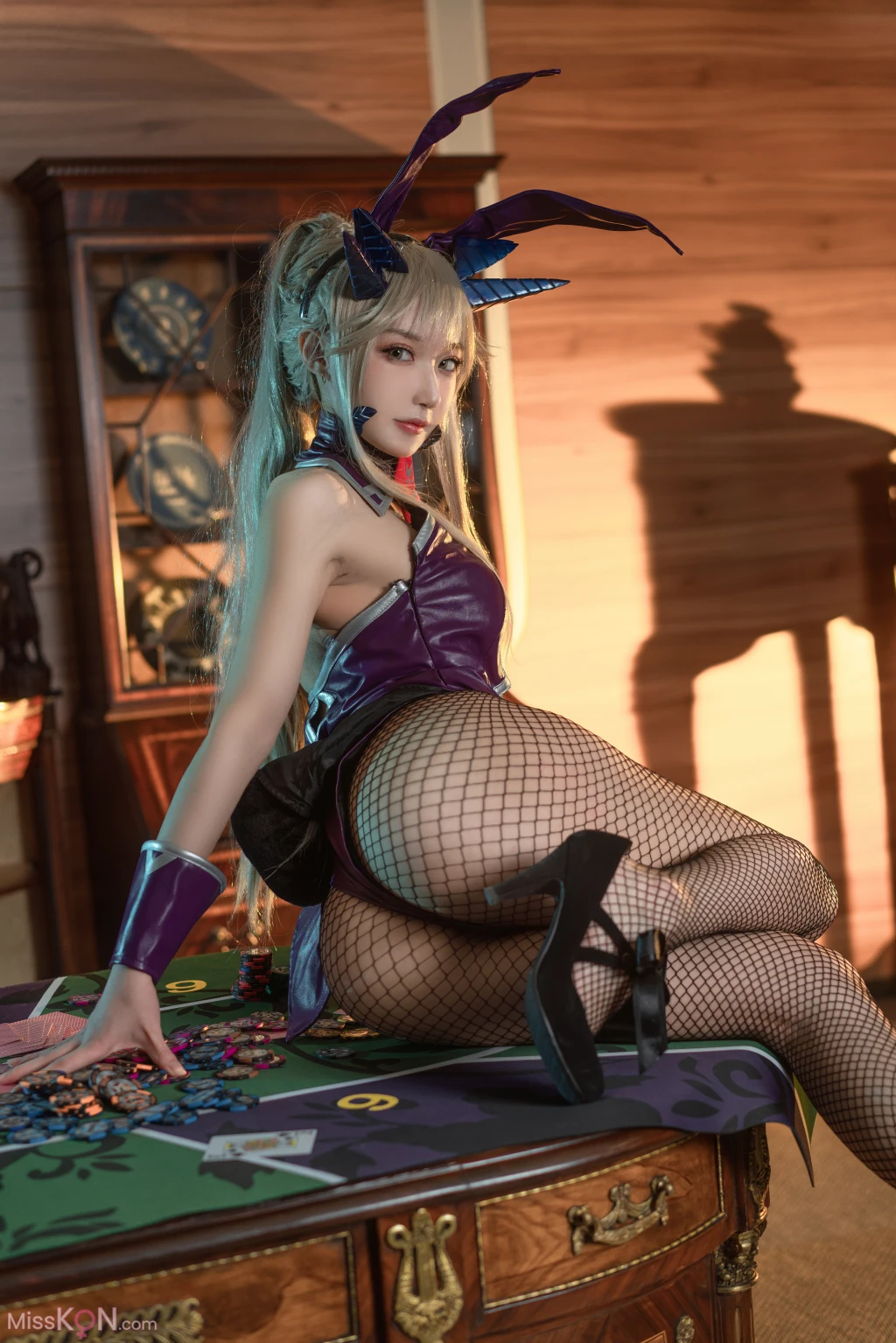 Coser@阿包也是兔娘: 黑枪呆兔女郎 (25 photos)