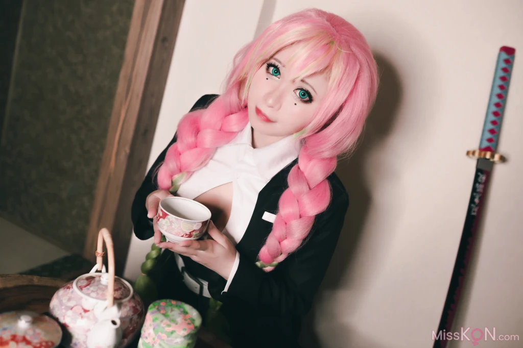 Coser@MeenFox: Mitsuri Kanroji (Onsen Version 18+) (36 photos)