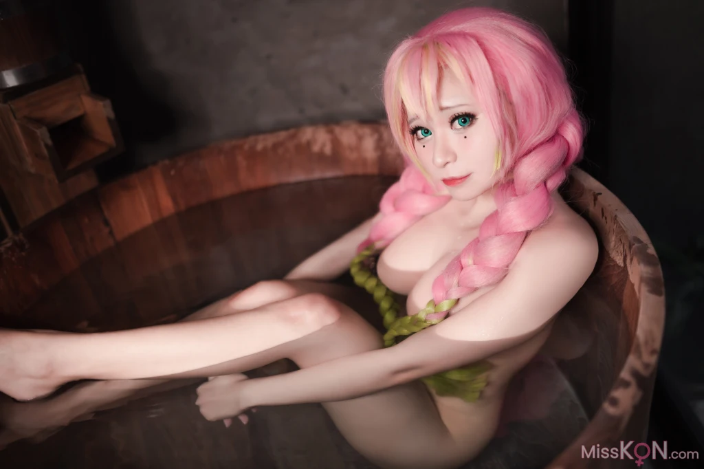 Coser@MeenFox: Mitsuri Kanroji (Onsen Version 18+) (36 photos)
