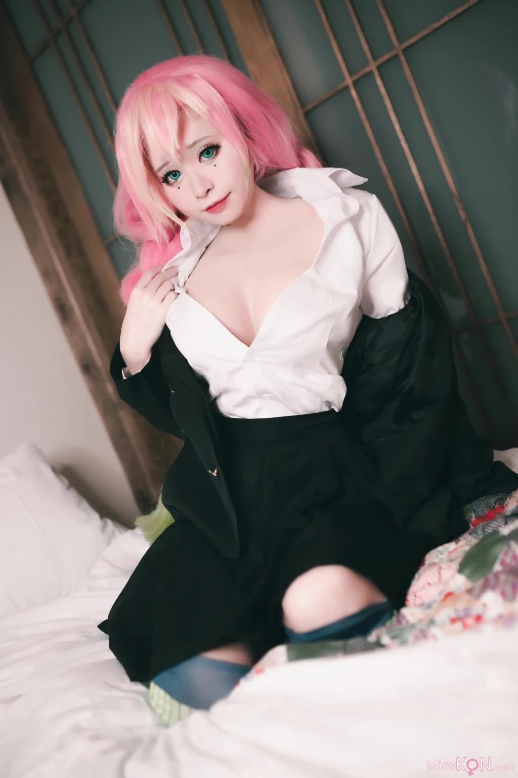 Coser@MeenFox: Mitsuri Kanroji (Onsen Version 18+) (36 photos)